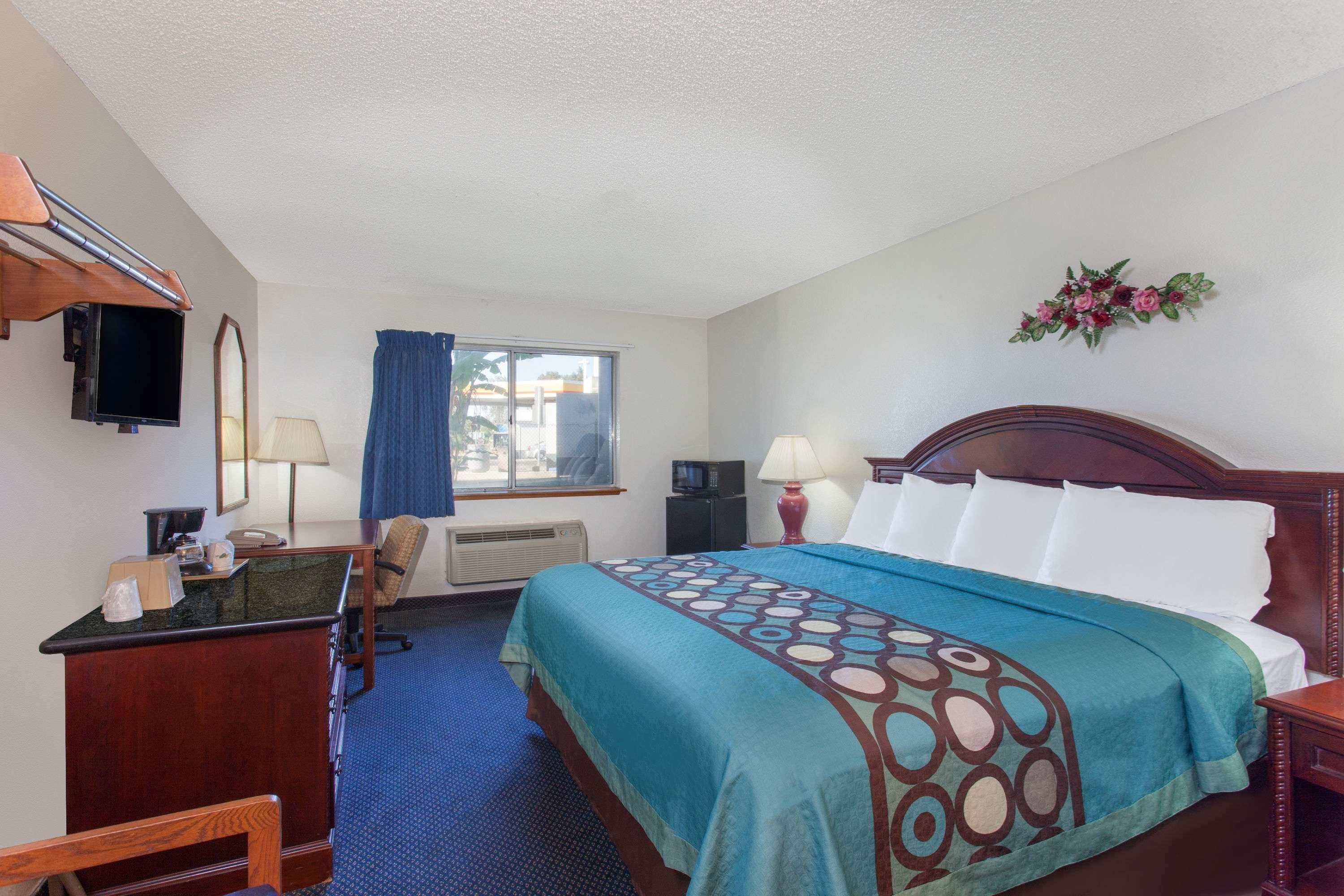 Super 8 By Wyndham Selma/Fresno Area Exterior foto